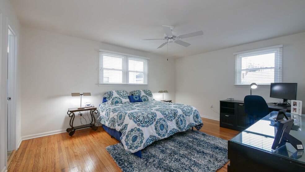 Building Photo - 6903 Ventnor Ave