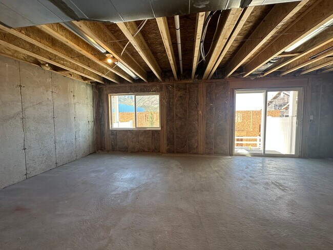 Building Photo - 5280 Acacia Dr