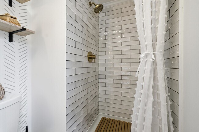 Building Photo - 32 Edinburgh Dr