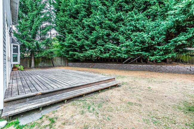 Building Photo - Beautiful home near Clark Lake Park!