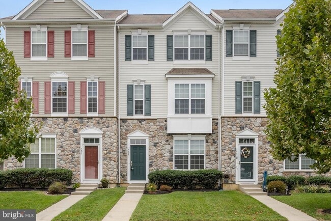 Building Photo - 490 N Palace Dr