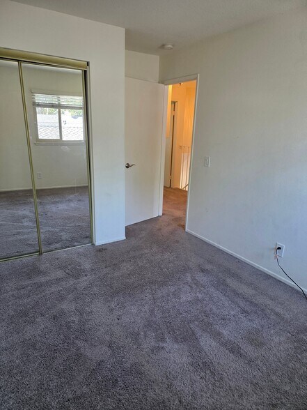 Building Photo - 1623 Heather Dr