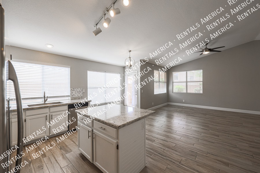 Building Photo - 3229 E Brookwood Ct