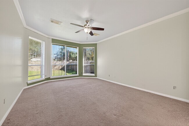 Building Photo - 23730 River Pl Dr