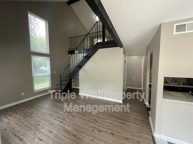 Building Photo - 411 Far Hill Dr