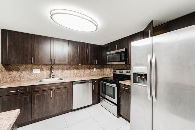 Building Photo - 606 NW 13th St