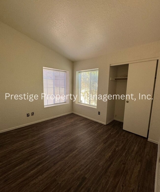 Building Photo - 3093 W Placita De La Roseta
