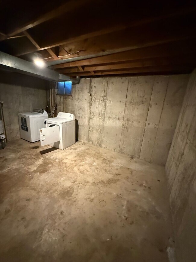 Building Photo - 14086 E 22nd Pl