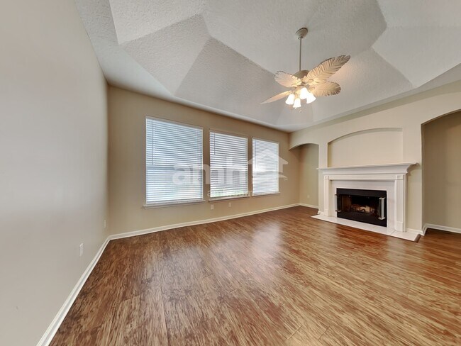 Building Photo - 11753 Donato Dr