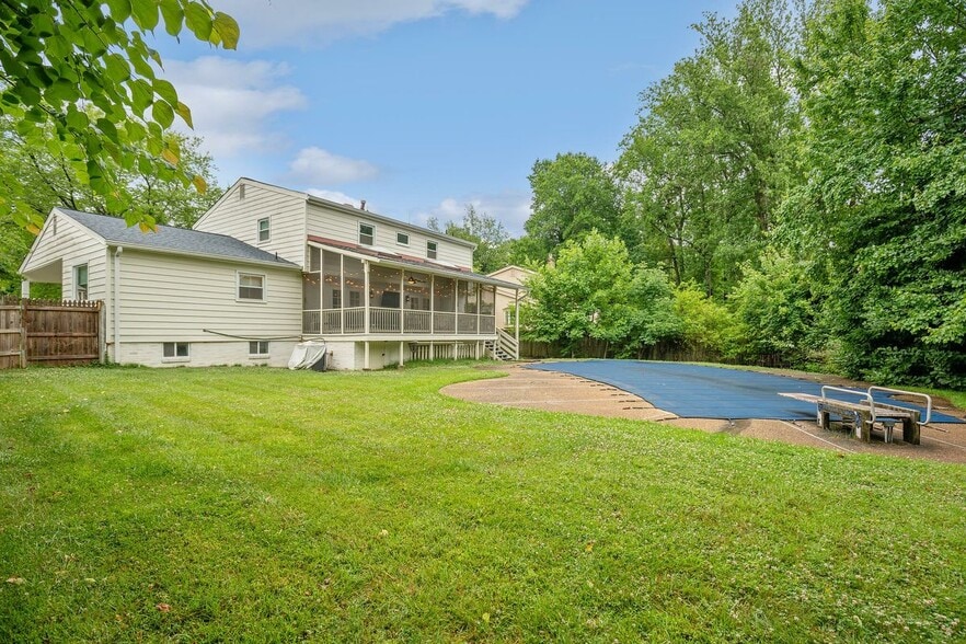 Building Photo - 9911 Barnsbury Ct