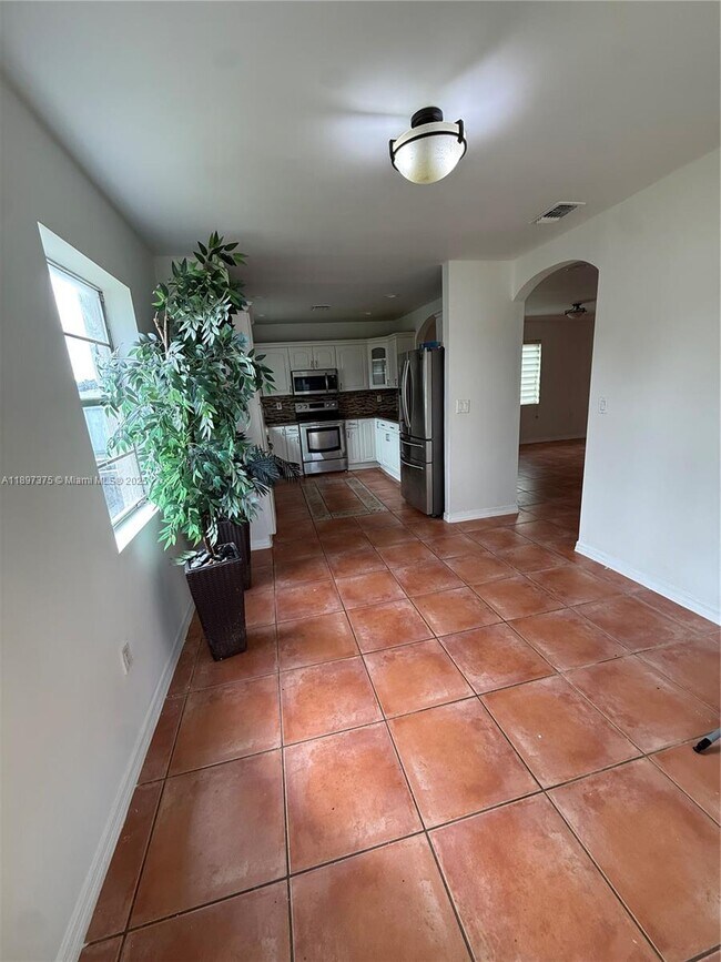 Building Photo - 10865 Gibson Dr