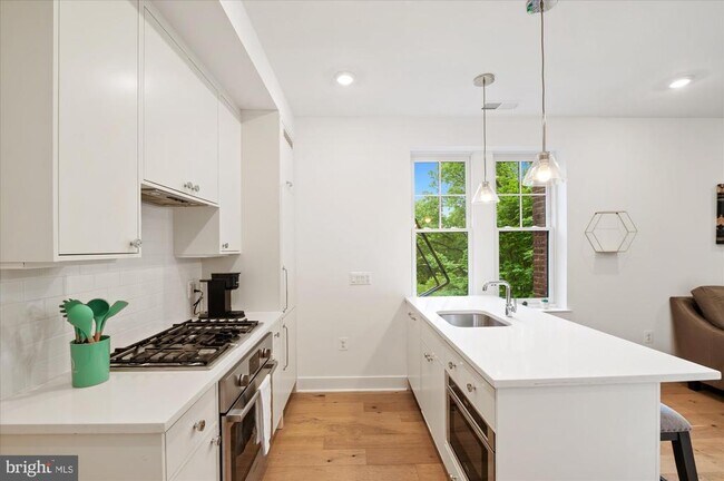 Building Photo - 2869 28th St NW