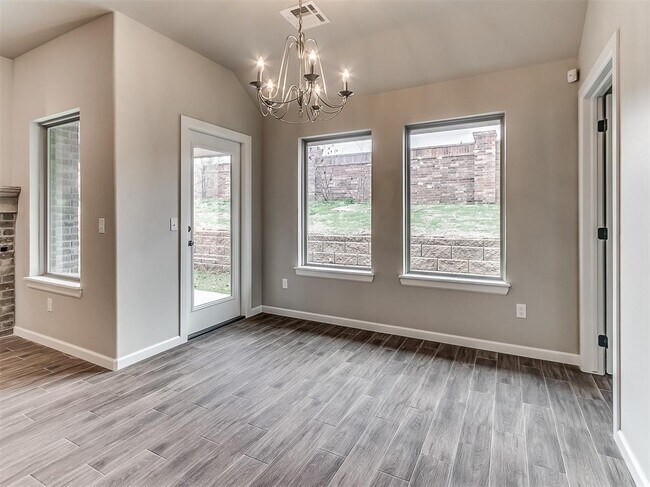 Building Photo - 600 Mirano Ln