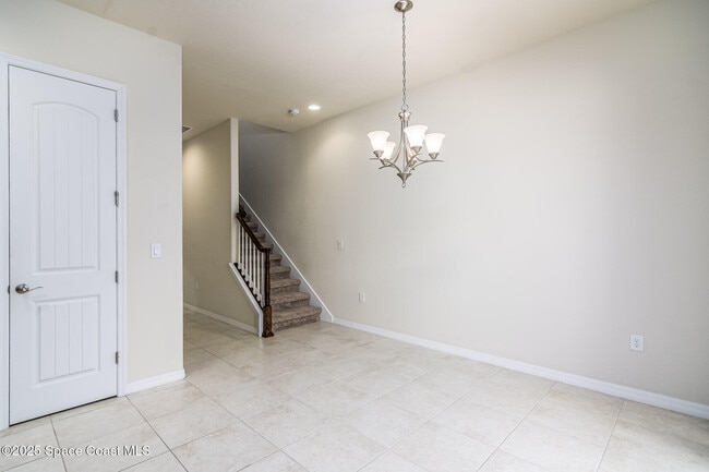 Building Photo - 3325 Sedge Dr