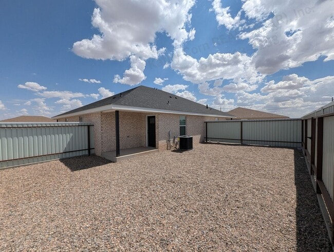 Building Photo - 140 Chisum Dr