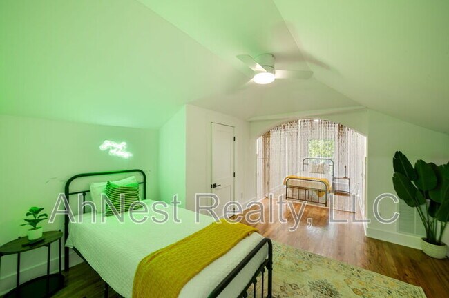 Building Photo - 1458 Beecher St SW