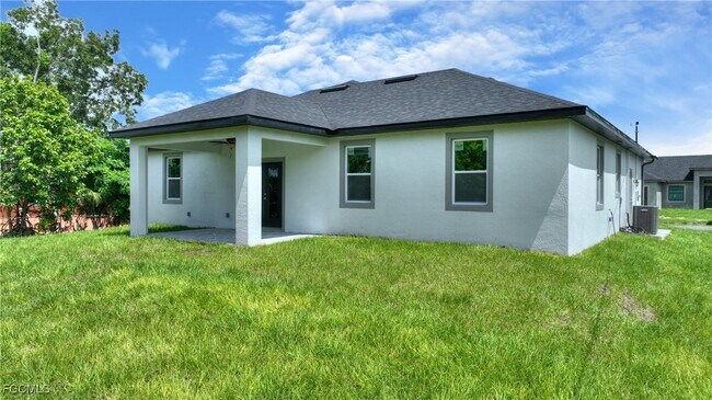 Building Photo - 706 Coolidge Ave
