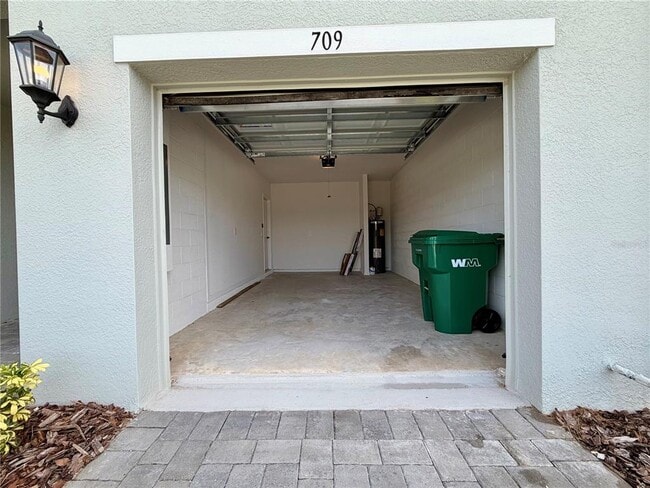 Building Photo - 709 Spartina St