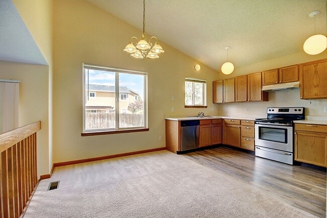 Building Photo - Charming 3 Bed 2 Bath Willow Run Home - Available August 10!