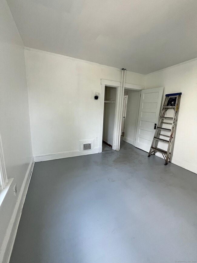 Building Photo - 67 Sisson Ave