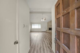 Building Photo - 16323 Summer Dawn Ln