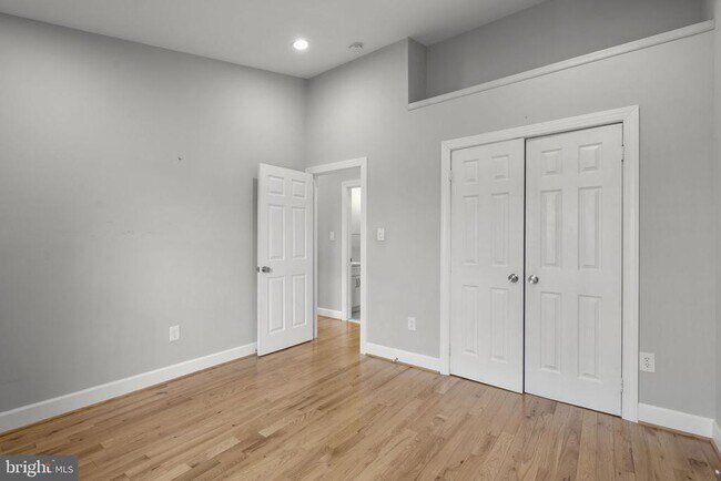 Building Photo - 10 Loganwood Ct