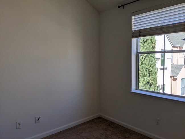 Building Photo - 129 Pacchetti Way