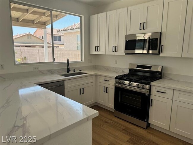 Building Photo - 8725 Russet Hills Ct