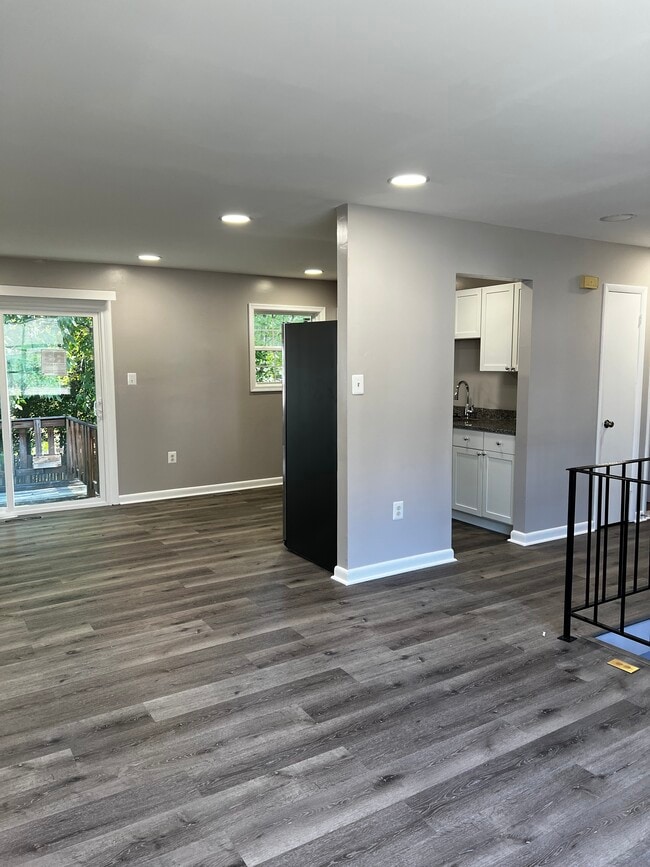 Building Photo - 14371 Springbrook Ct