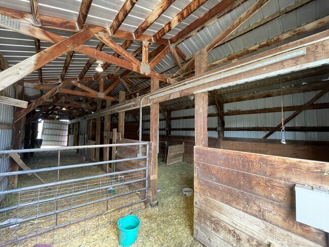 Building Photo - Flintwood- JK