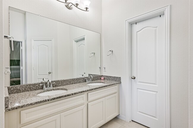 Building Photo - 3033 Broadhaven Dr