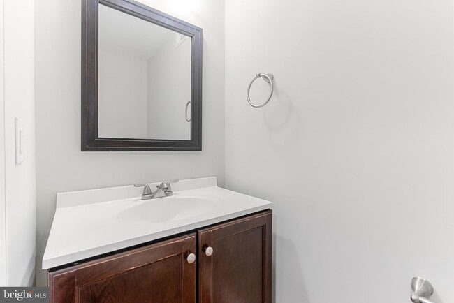 Building Photo - 1819 Light St