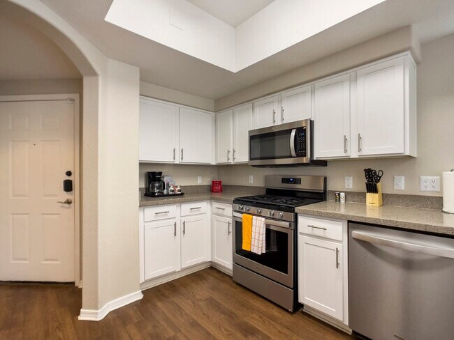 Building Photo - 14201 N 70th Way