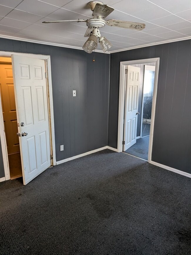 Building Photo - 1221 Eynon St