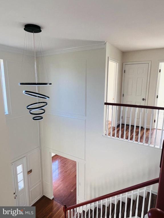 Building Photo - 102 Sweethollow Dr