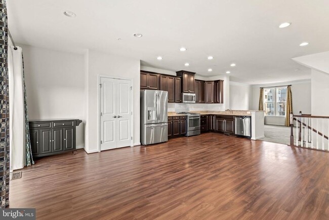 Building Photo - 6405 Walcott Ln
