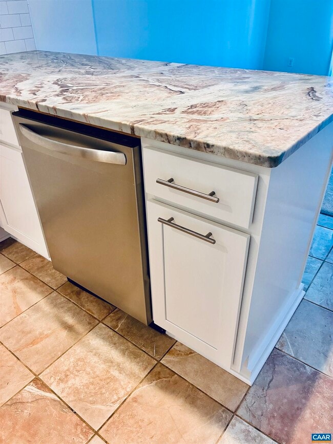 Building Photo - 210 Saponi Ln