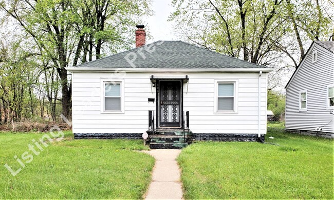 Primary Photo - 2BD/1BA Recently Renovated Home In Gary