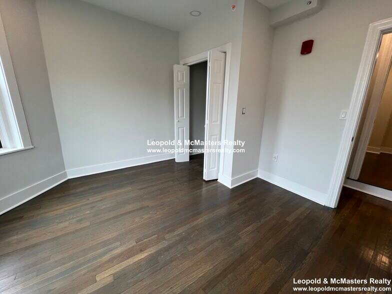 Building Photo - 15 Peterborough St