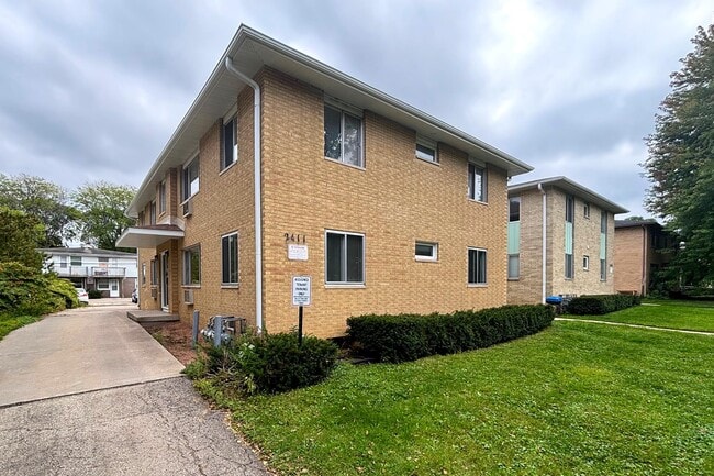 Building Photo - 2411 Brentwood Pkwy