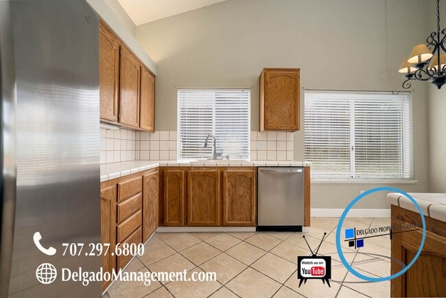 Building Photo - Benicia! Large 3 bd/2 bath