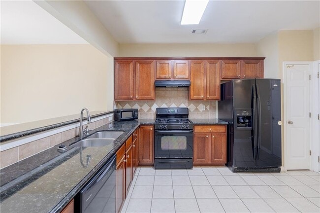 Building Photo - 2442 Fairlie Dr