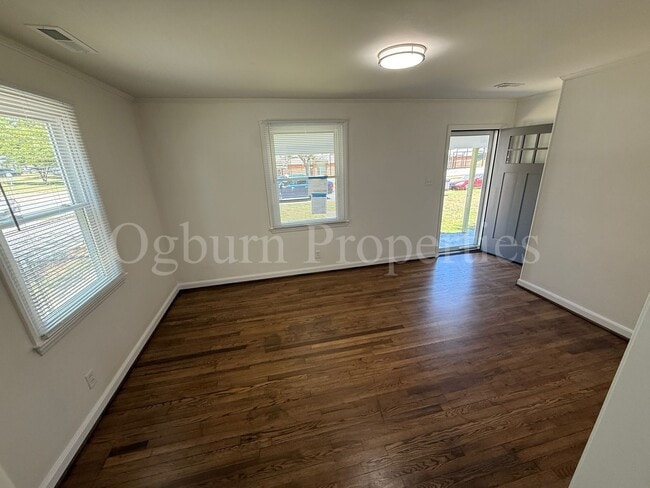 Building Photo - 1112 Marne St