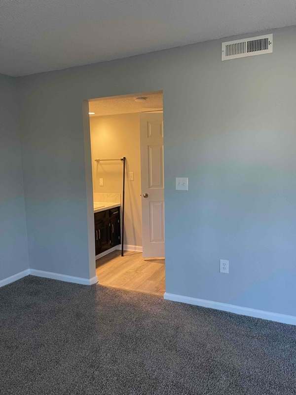 Building Photo - 4222 Pinehurst Cir