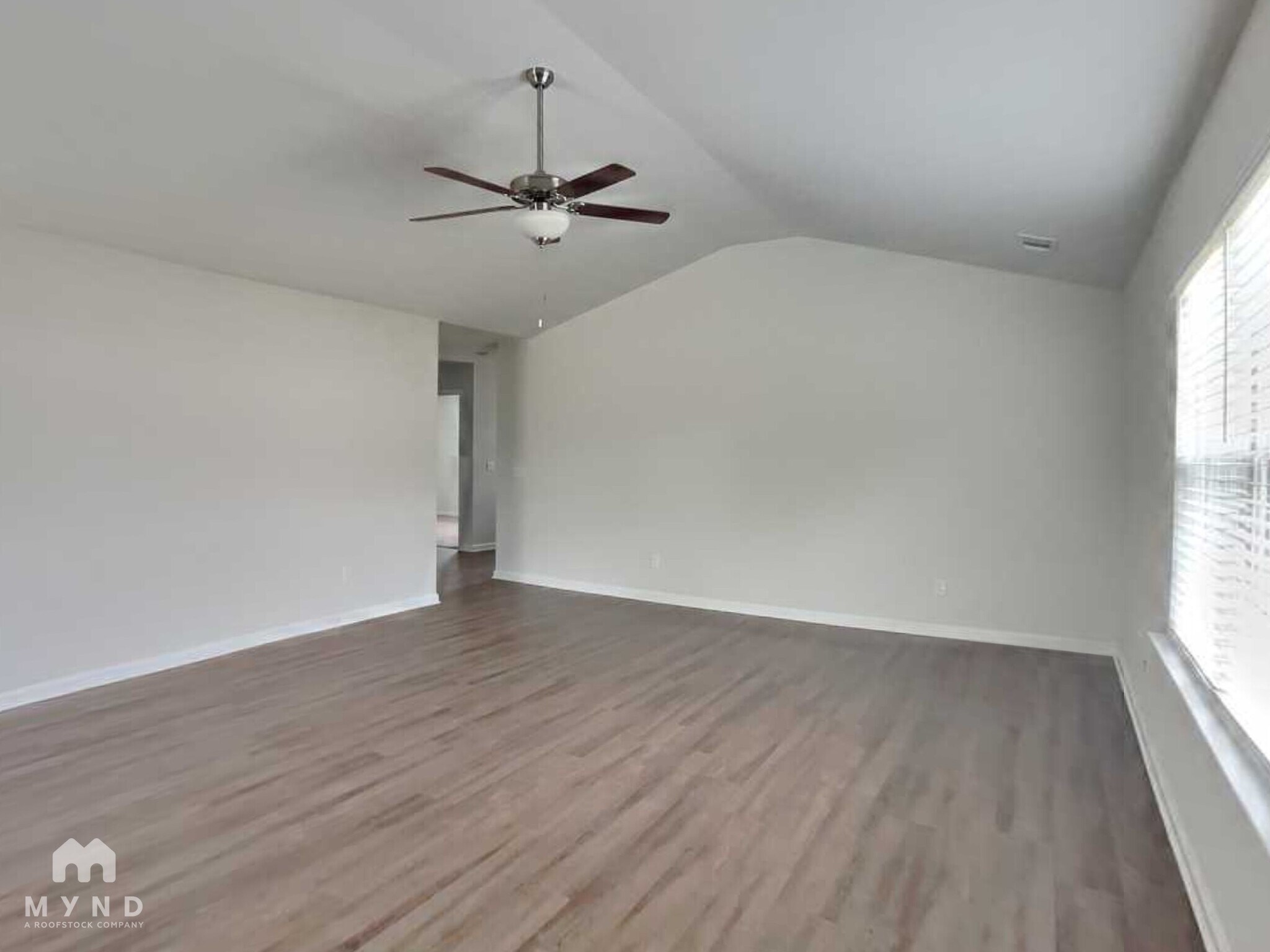 Building Photo - 125 Cook St