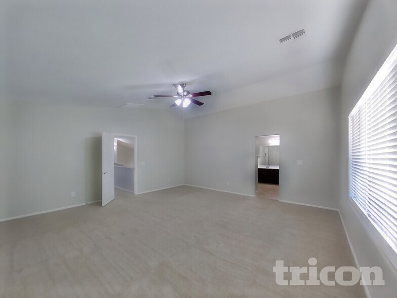 Building Photo - 40081 W Hayden Dr