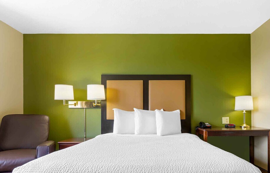 Building Photo - Furnished Studio-Chicago - Burr Ridge