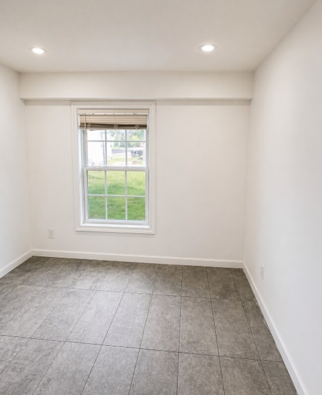 Building Photo - AVAILABLE NOW; APPLY AT OUR WEBSITE TODAY