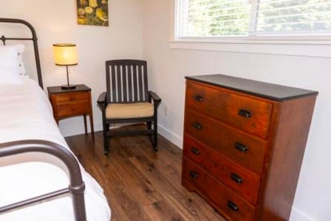 Building Photo - 3 bedroom, 2 bath with double car attached garage, newly remodeled.