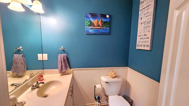 Building Photo - 457 Seahorse Run